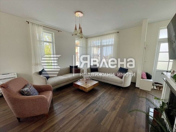 Къща в Варна, Чайка - 270 кв.м за 1275 €/кв.м - Снимка #1
