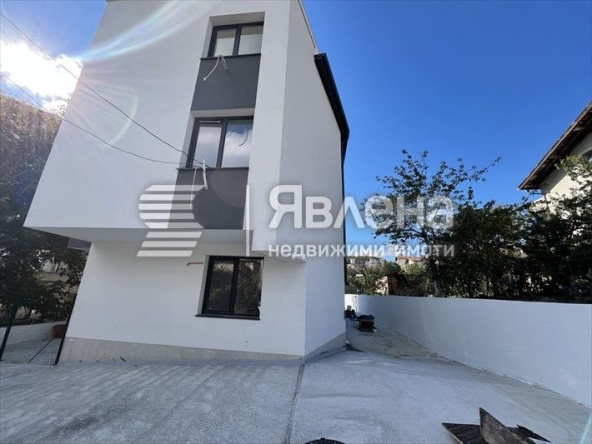 Двустаен апартамент в Варна, Виница - 140 кв.м за 871 €/кв.м - Снимка #1