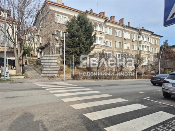 Тристаен апартамент в Велико Търново, Център - 111 кв.м за 694 €/кв.м - Снимка #1