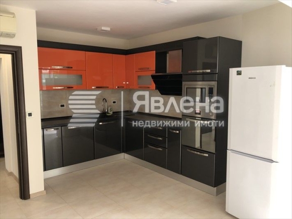 Дава се под наем Тристаен апартамент в Варна, Спортна зала - 120 кв.м за 870 € - Снимка #1