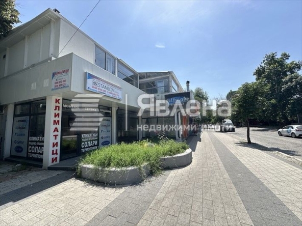 Дава се под наем Магазин в Пловдив, Център - 60 кв.м за 650 € - Снимка #1