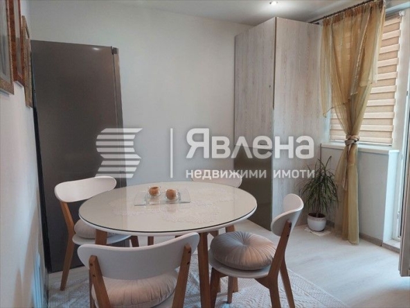 Дава се под наем Едностаен апартамент в Пловдив, Изгрев - 35 кв.м за 250 € - Снимка #1
