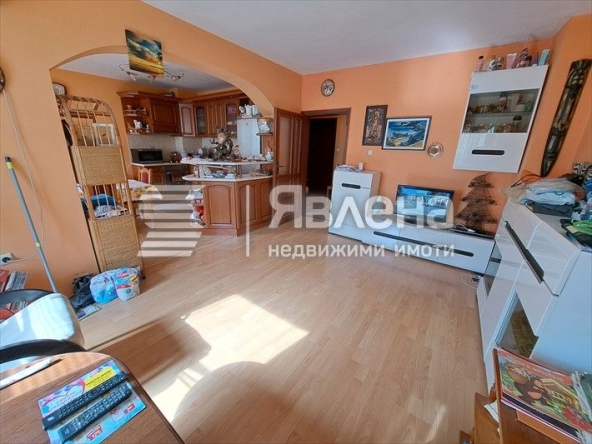 Двустаен апартамент в Варна, Победа - 90 кв.м за 1666 €/кв.м - Снимка #1