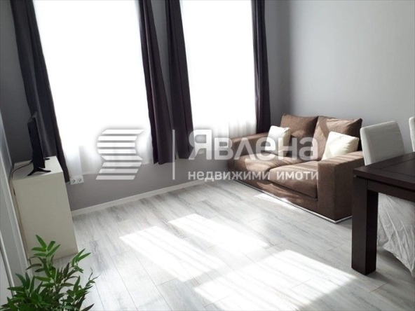 Двустаен апартамент в Варна, Гръцка махала - 100 кв.м за 2190 €/кв.м - Снимка #1
