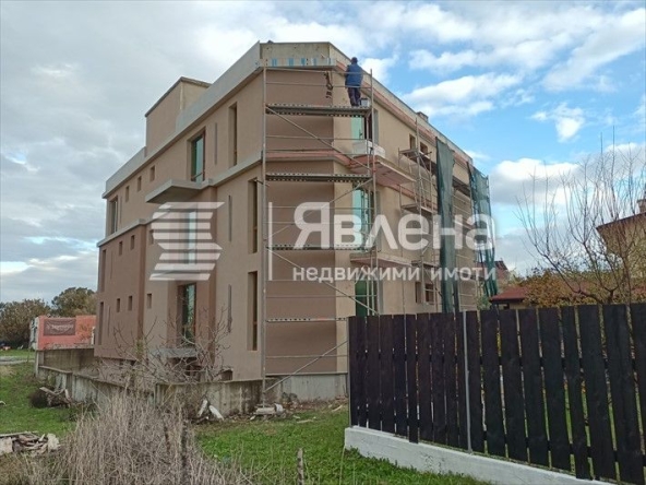 Двустаен апартамент в с. Варвара, Област Бургас - 70 кв.м за 1043 €/кв.м - Снимка #1