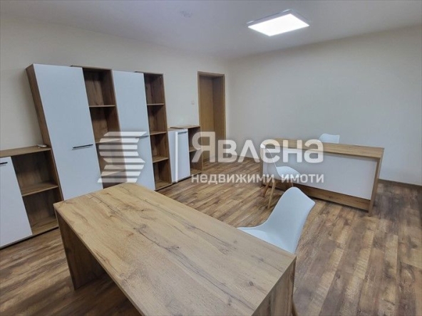 Дава се под наем Офис в Бургас, Център - 55 кв.м за 256 € - Снимка #1