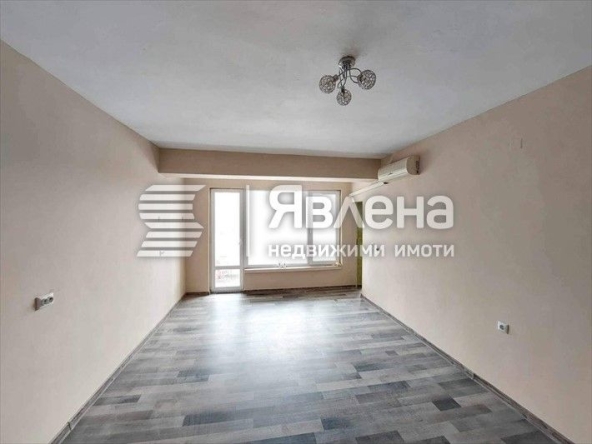Тристаен апартамент в Ямбол, Център - 84 кв.м за 1120 €/кв.м - Снимка #1