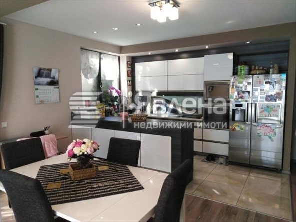 Четиристаен апартамент в Варна, Галата - 150 кв.м за 1394 €/кв.м - Снимка #1