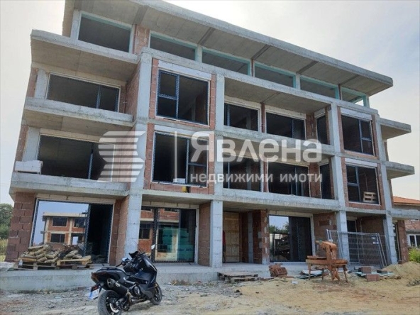 Тристаен апартамент в Царево - 110 кв.м за 1241 €/кв.м - Снимка #1