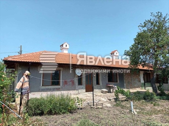 Къща в с. Неофит Рилски, Област Варна - 48 кв.м за 2021 €/кв.м - Снимка #1