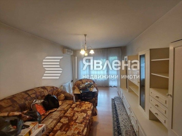 Тристаен апартамент в Ямбол, Център - 78 кв.м за 1475 €/кв.м - Снимка #1