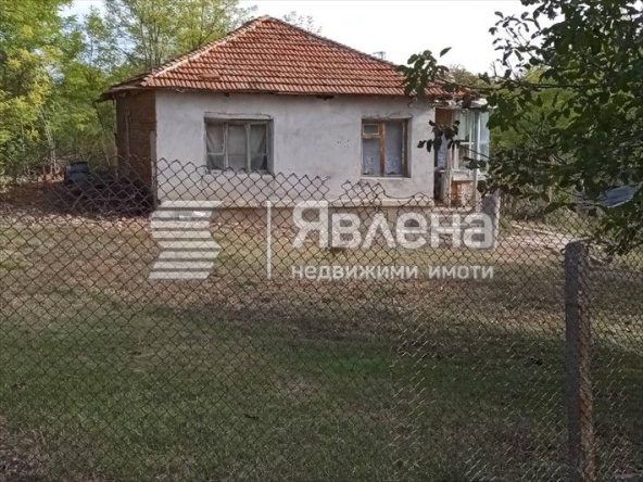 Къща в с. Робово, Област Ямбол - 42 кв.м за 191 €/кв.м - Снимка #1