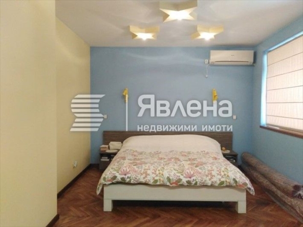 Тристаен апартамент в Благоевград, Идеален център - 106 кв.м за 1038 €/кв.м - Снимка #1