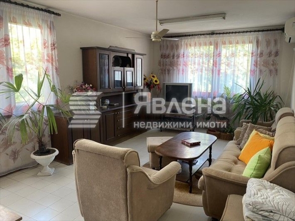 Четиристаен апартамент в Бургас, Братя Миладинови - 120 кв.м за 1417 €/кв.м - Снимка #1