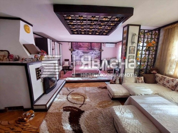 Многостаен апартамент в Ямбол, Център - 106 кв.м за 1699 €/кв.м - Снимка #1