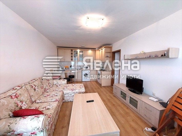 Тристаен апартамент в Несебър - 87 кв.м за 874 €/кв.м - Снимка #1