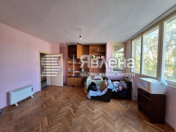 Тристаен апартамент в Ямбол, Граф Игнатиев - 88 кв.м за 1160 €/кв.м - Снимка #1