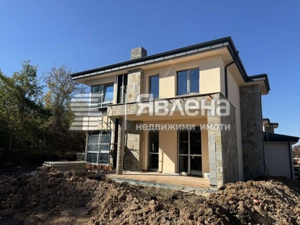 Къща в Банкя - 348 кв.м за 1365 €/кв.м - Снимка #1