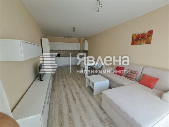 Дава се под наем Двустаен апартамент в Варна, Аспарухово - 70 кв.м за 600 € - Снимка #1