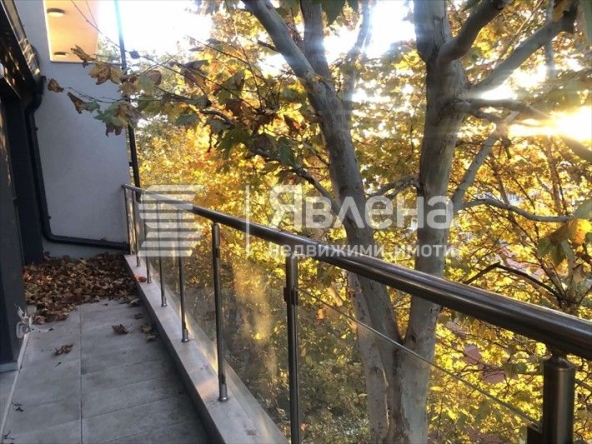 Тристаен апартамент в Варна, Център - 96 кв.м за 1719 €/кв.м - Снимка #1
