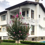 Къща в с. Оброчище, Област Добрич - 243 кв.м за 1441 €/кв.м - Снимка #1