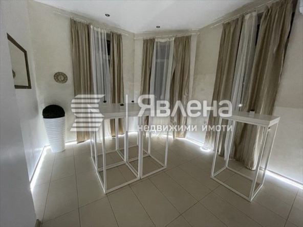Тристаен апартамент в София, Център - 88 кв.м за 3694 €/кв.м - Снимка #1