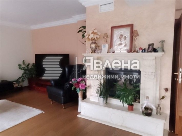 Тристаен апартамент в Благоевград, Широк център - 124 кв.м за 1855 €/кв.м - Снимка #1
