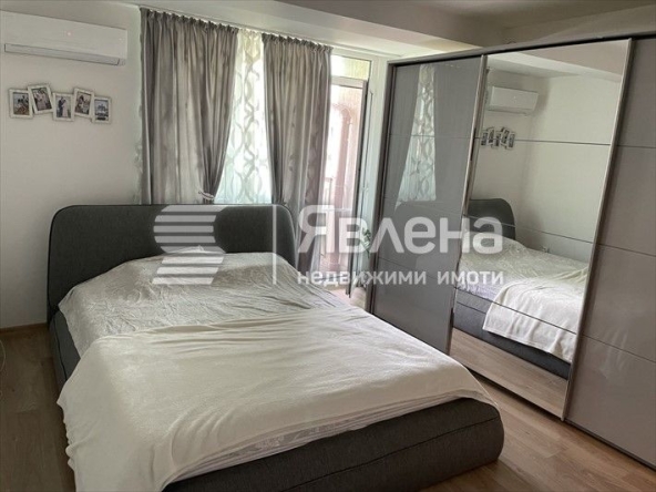 Многостаен апартамент в Бургас, Възраждане - 165 кв.м за 1988 €/кв.м - Снимка #1