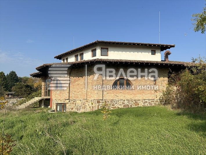 Заведение в с. Приселци, Област Варна - 342 кв.м за 932 €/кв.м - Снимка #1