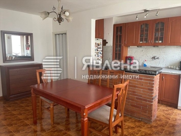 Дава се под наем Тристаен апартамент в Варна, Център - 80 кв.м за 550 € - Снимка #1