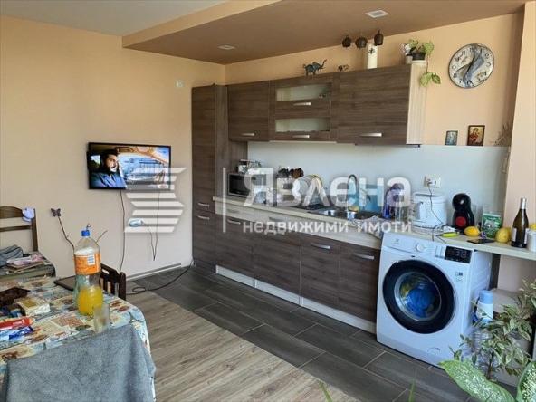 Къща в Бургас, Долно Езерово - 70 кв.м за 2000 €/кв.м - Снимка #1