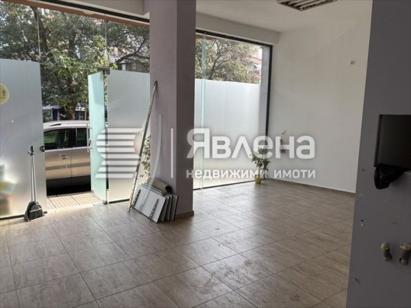 Дава се под наем Магазин в Бургас, Изгрев - 49 кв.м за 460 € - Снимка #1