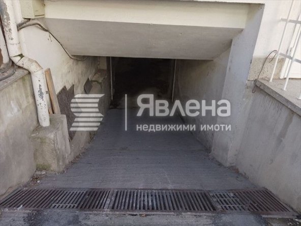 Гараж / Паркомясто в Бургас, Център - 28 кв.м за 947 €/кв.м - Снимка #1