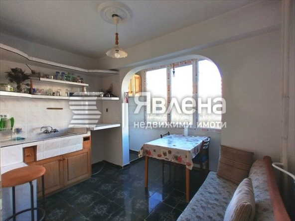 Двустаен апартамент в Сливен, Сини камъни - 64 кв.м за 879 €/кв.м - Снимка #1