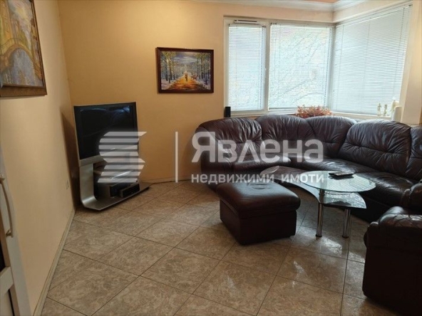 Дава се под наем Тристаен апартамент в София, Лозенец - 90 кв.м за 800 € - Снимка #1