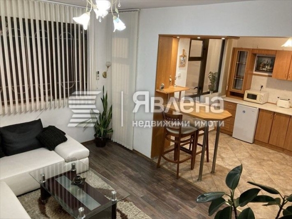 Дава се под наем Тристаен апартамент в Варна, Окръжна болница - 85 кв.м за 715 € - Снимка #1