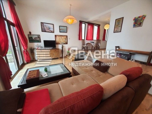 Тристаен апартамент в Царево - 108 кв.м за 1019 €/кв.м - Снимка #1