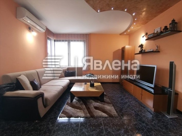 Тристаен апартамент в Пловдив, Младежки Хълм - 110 кв.м за 1864 €/кв.м - Снимка #1