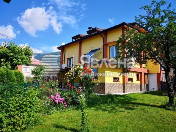 Къща в с. Антон, Област София-област - 300 кв.м за 817 €/кв.м - Снимка #1