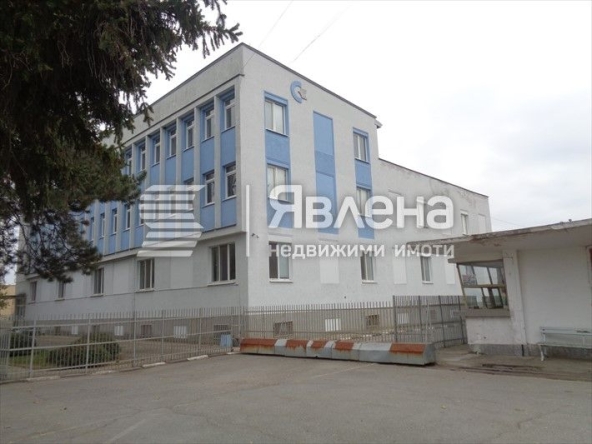 Склад в Ямбол, Зорница - 5204 кв.м за 167 €/кв.м - Снимка #1