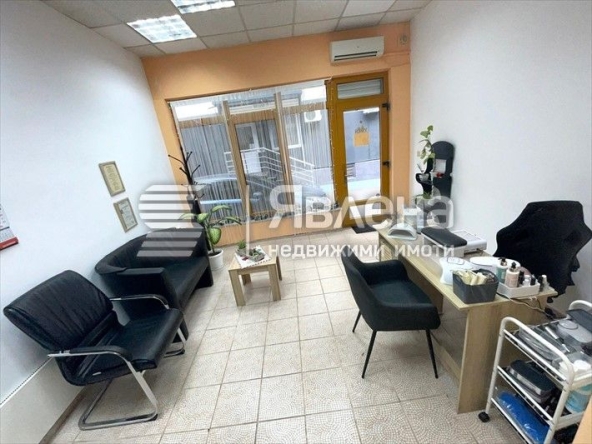 Дава се под наем Магазин в Бургас, Център - 24 кв.м за 128 € - Снимка #1