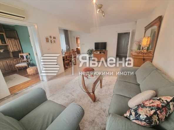 Дава се под наем Тристаен апартамент в София, Лозенец - 120 кв.м за 800 € - Снимка #1