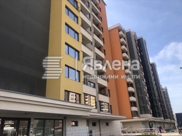 Двустаен апартамент в Варна, Гранд Мол Варна - 61 кв.м за 2296 €/кв.м - Снимка #1