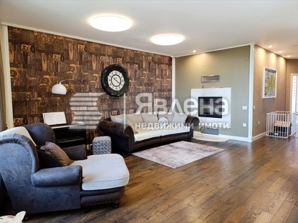 Четиристаен апартамент в Варна, Бриз - 225 кв.м за 2222 €/кв.м - Снимка #1