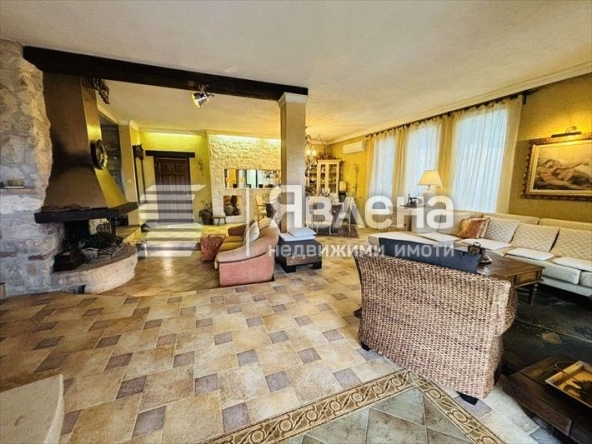 Дава се под наем Къща в Варна, Чайка - 415 кв.м за 3500 € - Снимка #1