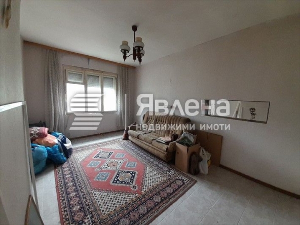 Тристаен апартамент в Пловдив, Център - 66 кв.м за 2652 €/кв.м - Снимка #1
