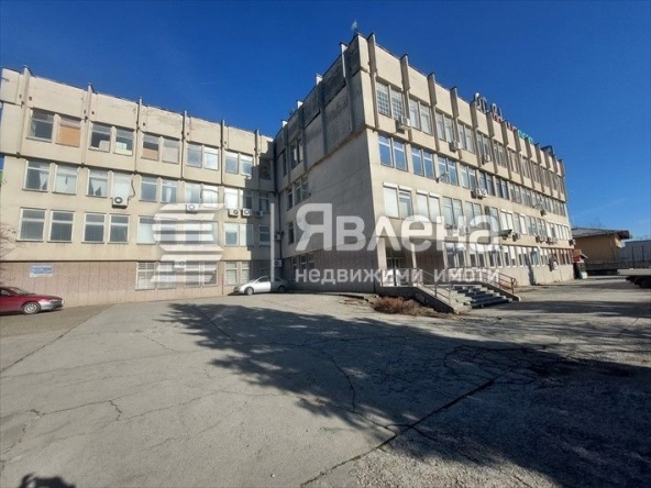 Офис в Велико Търново, Промишлена зона - Запад - 732 кв.м за 214 €/кв.м - Снимка #1