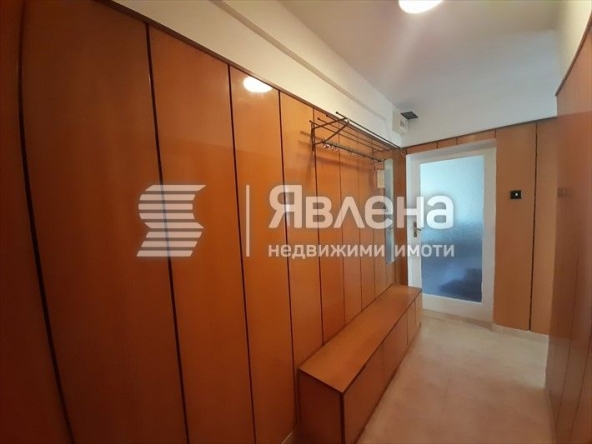 Дава се под наем Двустаен апартамент в Варна, Младост 1 - 61 кв.м за 300 € - Снимка #1
