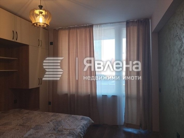 Дава се под наем Тристаен апартамент в Бургас, Славейков - 100 кв.м за 664 € - Снимка #1