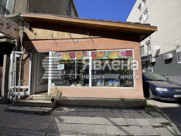 Дава се под наем Магазин в Бургас, Център - 25 кв.м за 205 € - Снимка #1